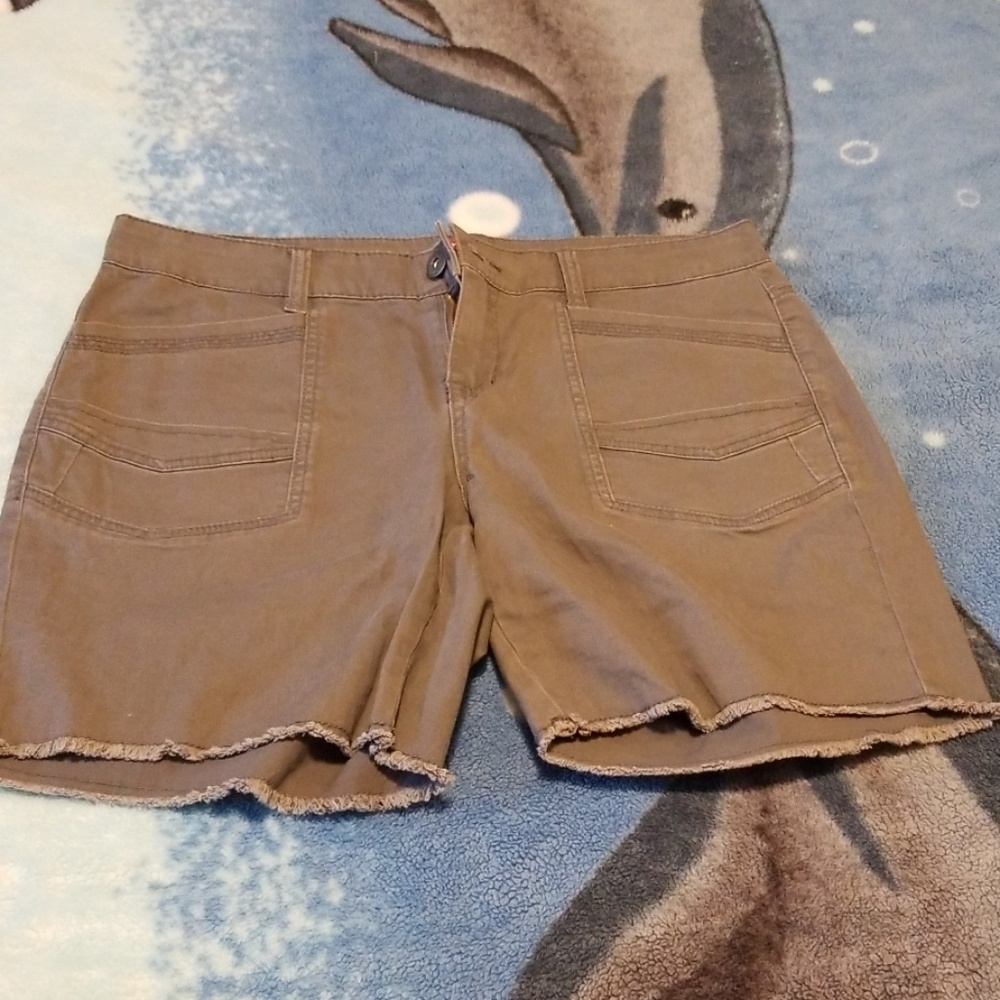 Woman's shorts